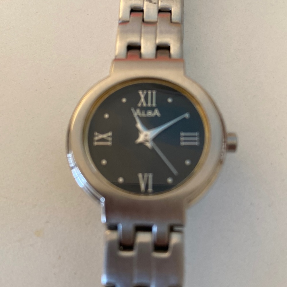Ladies stainless steel watch, quartz movement